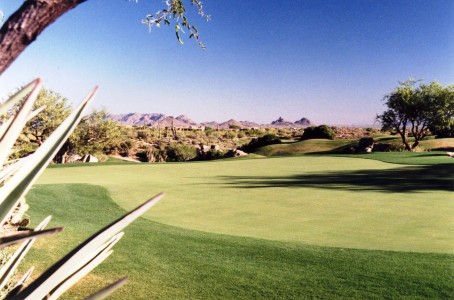 Cochise-Geronimo putting green with a view of the McDowell Mountain Range. 